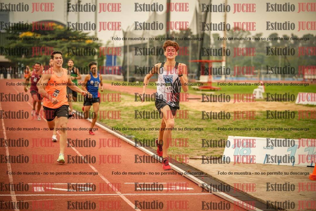 Fotos de los 800 m llanos de varones