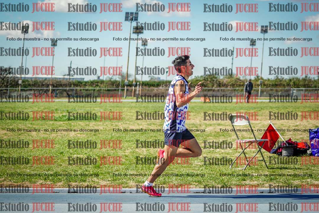 Fotos de los 800 m llanos de varones