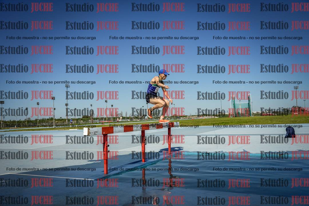 Fotos de los 2000 m con obstáculos de varones