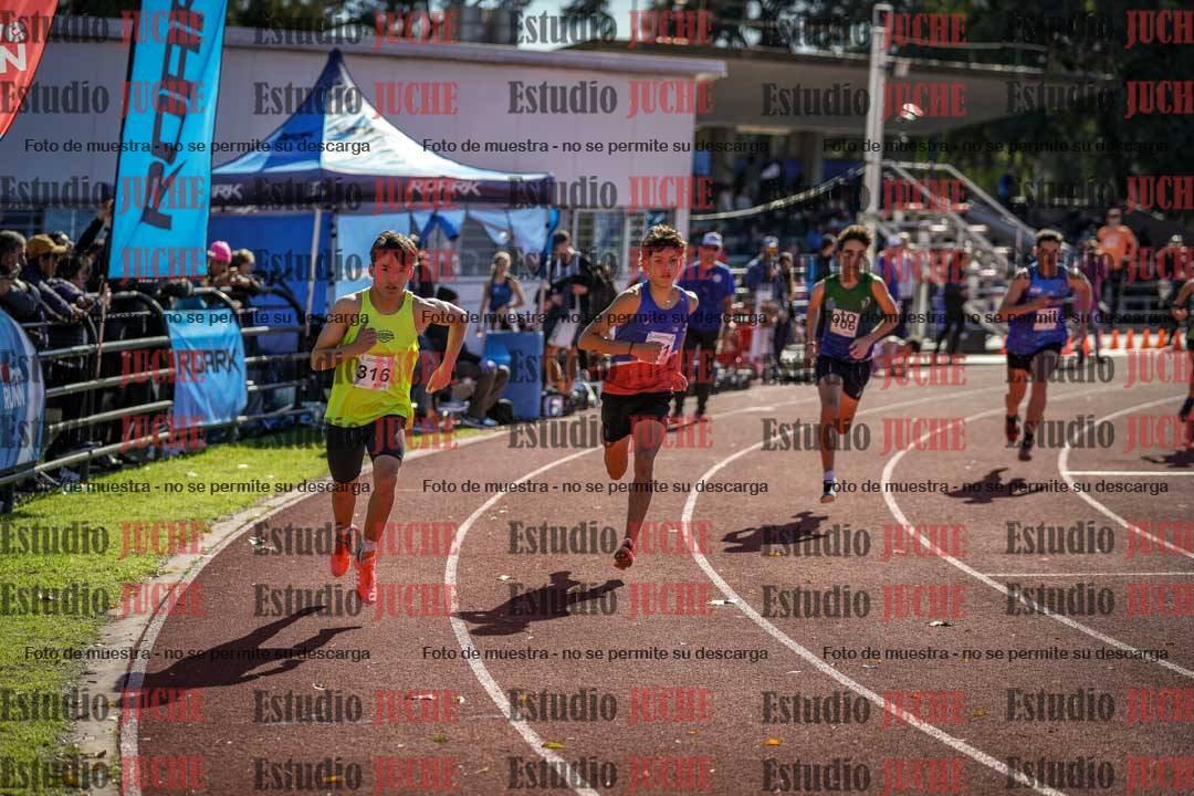 Fotos de los 800 m llanos de varones