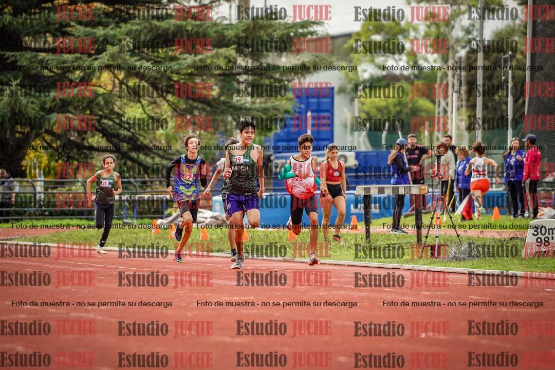 Fotos de los 600 m llanos de varones