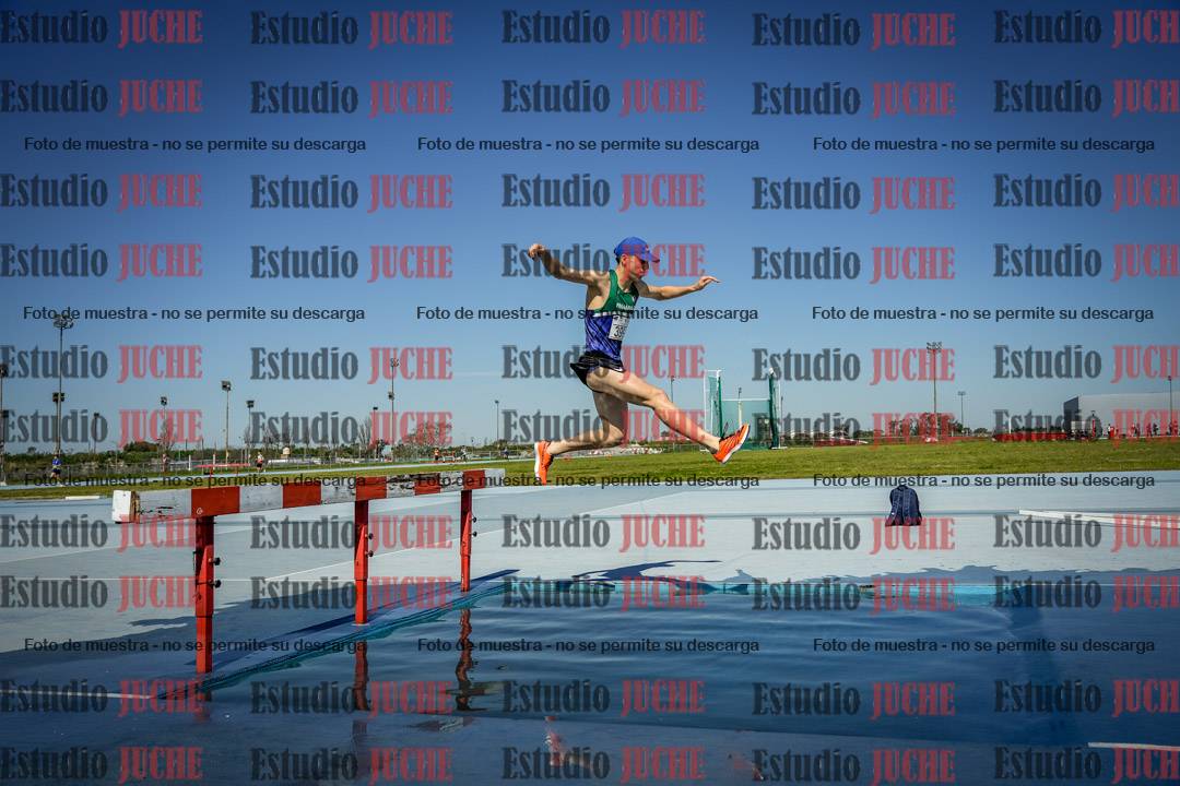 Fotos de los 2000 m con obstáculos de varones