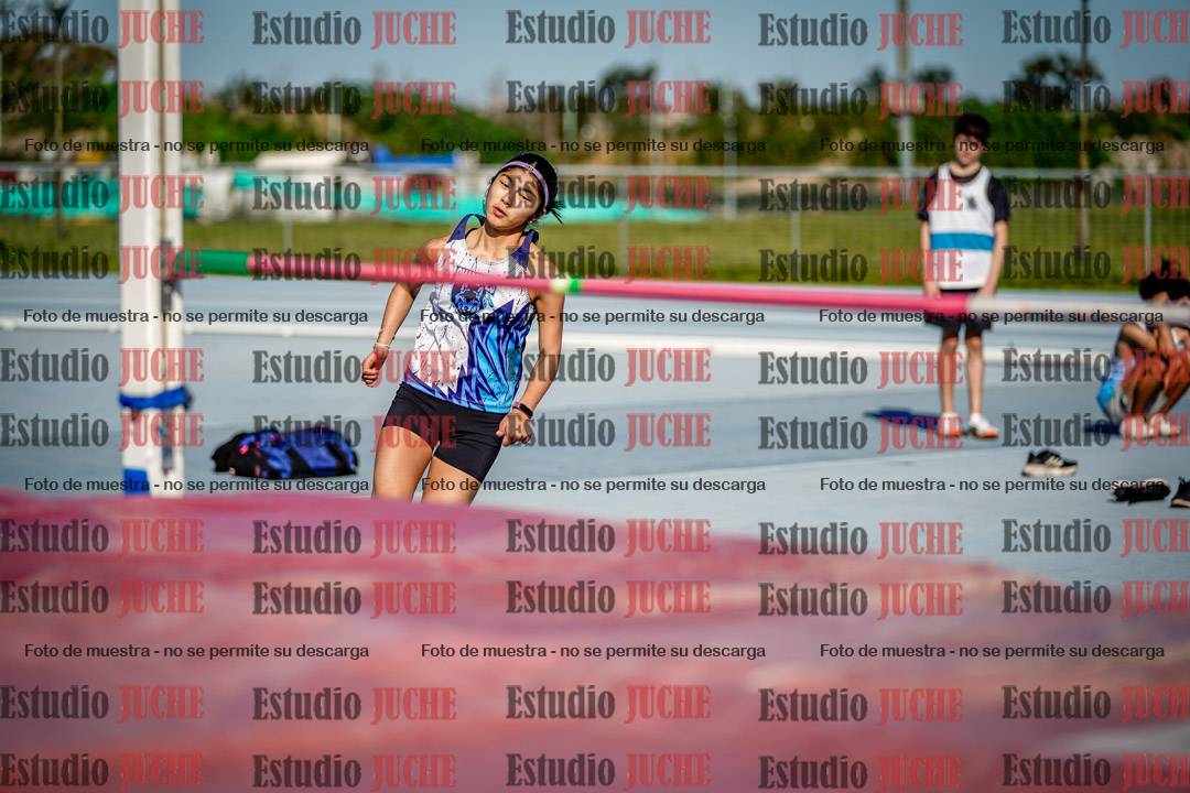Fotos del salto en alto de mujeres y varones - U15