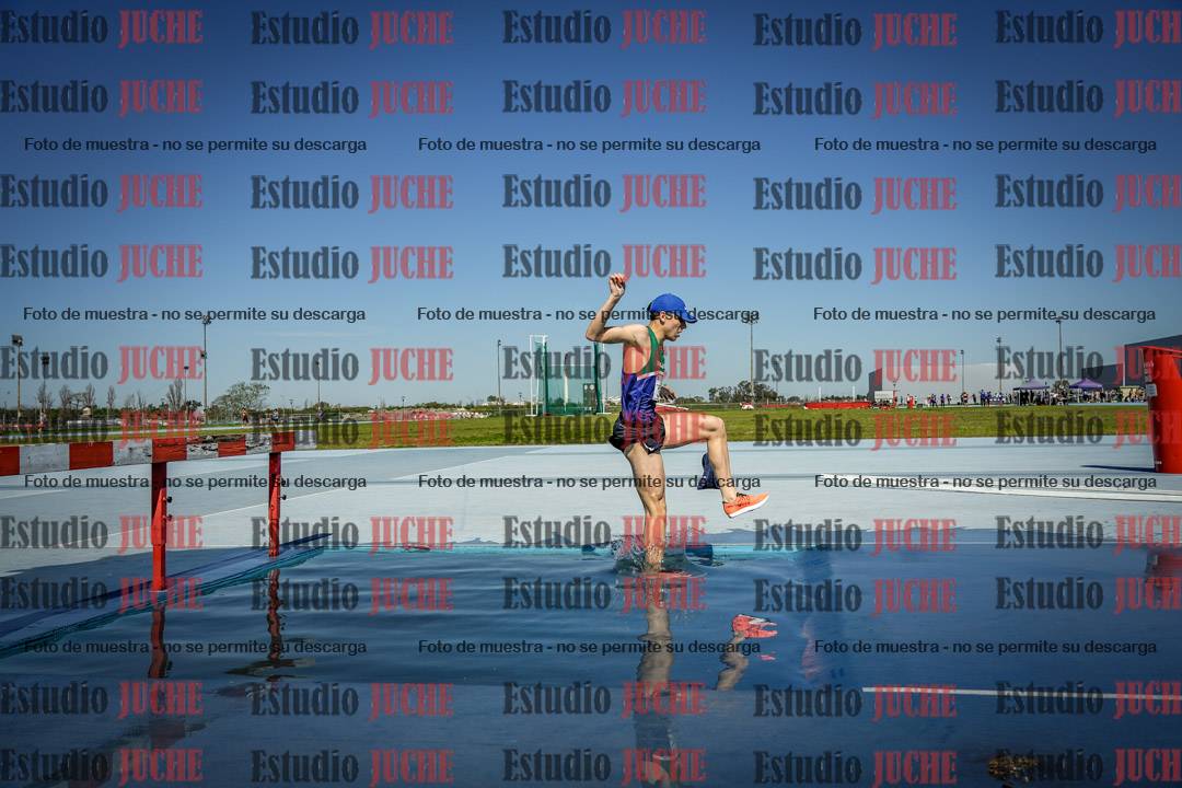 Fotos de los 2000 m con obstáculos de varones