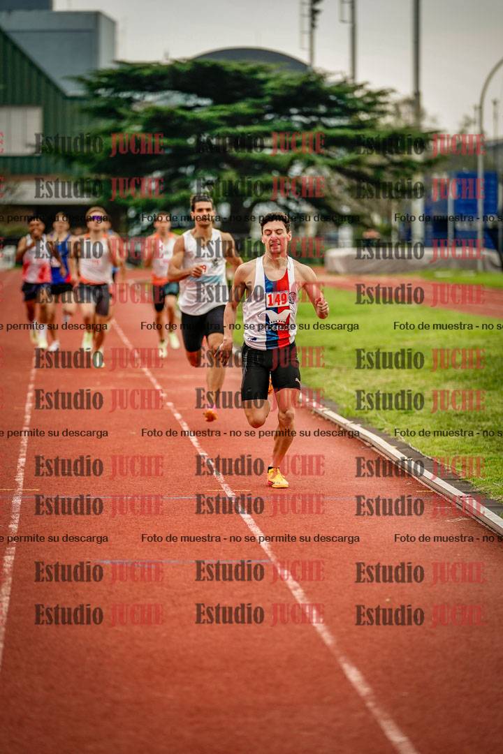 Fotos de los 800 m llanos de varones