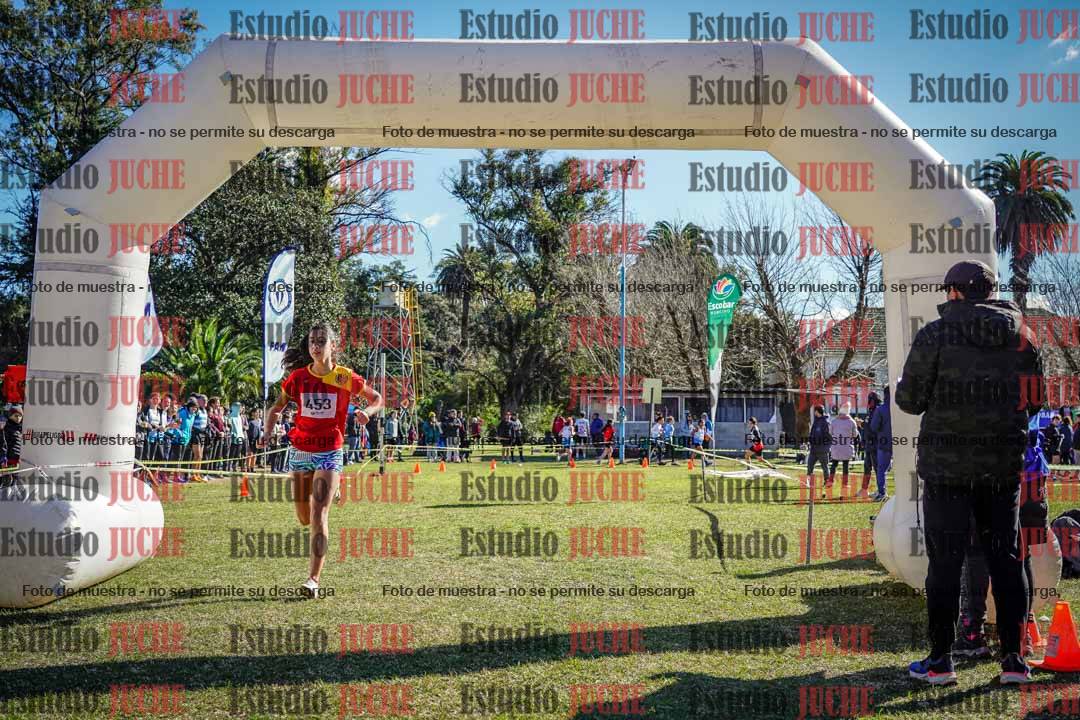 Fotos de la llegada del cross de 2000 m