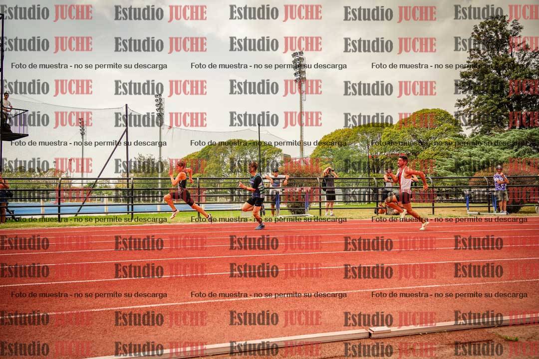 Fotos de los 200 m llanos de varones