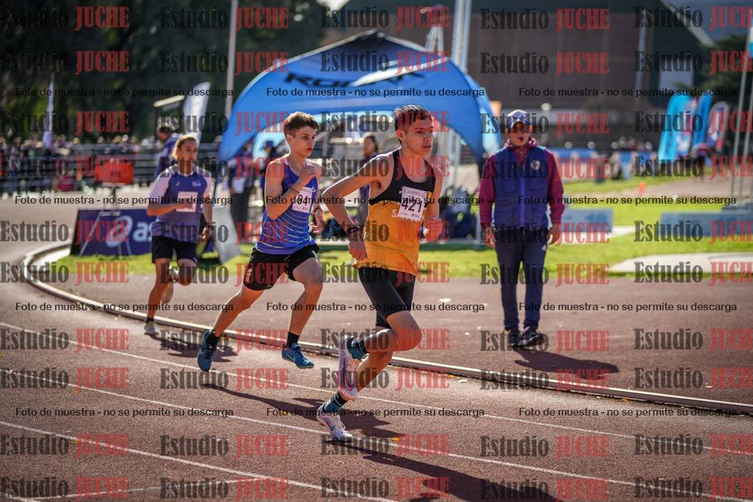 Fotos de los 800 m llanos de varones