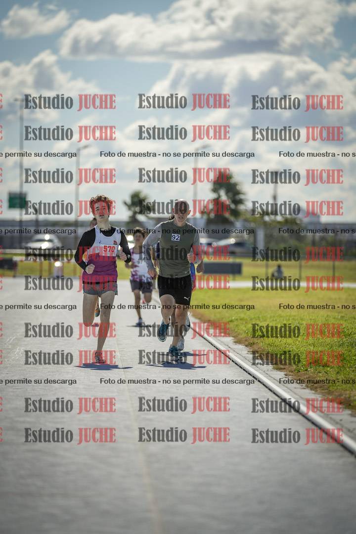Fotos de los 800 m llanos de varones