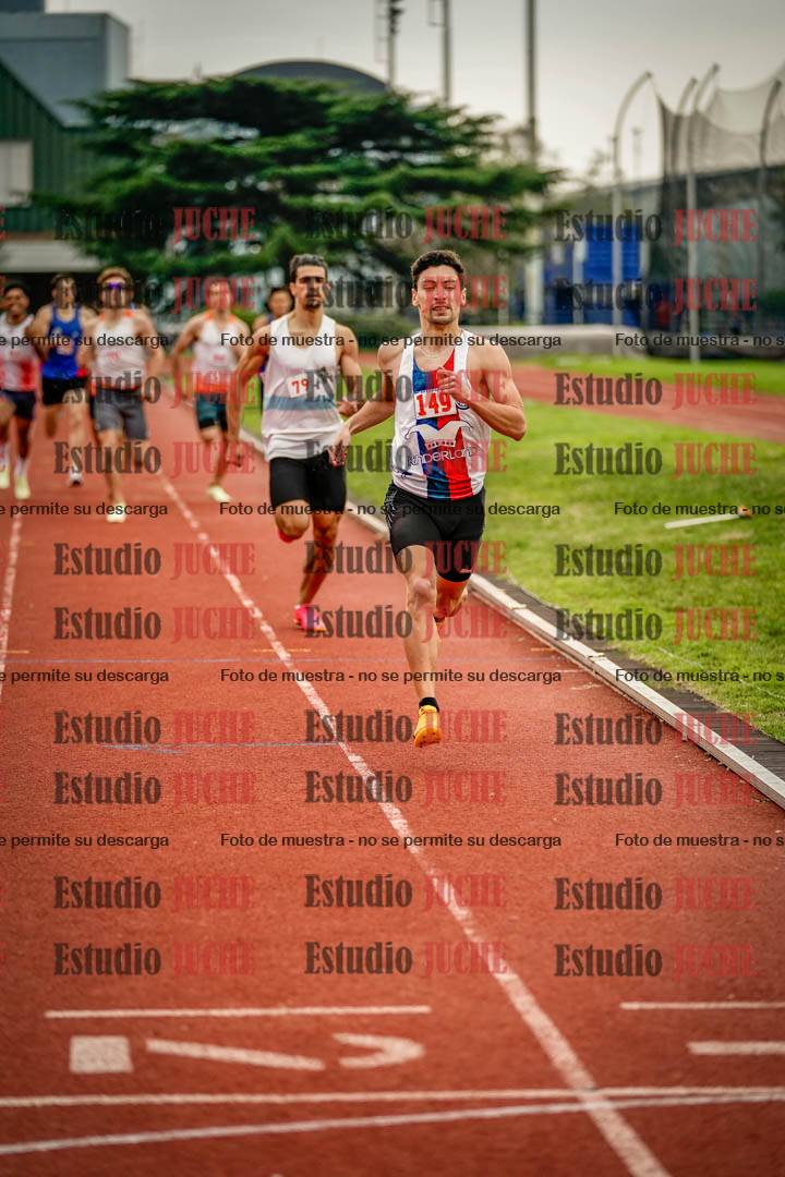 Fotos de los 800 m llanos de varones