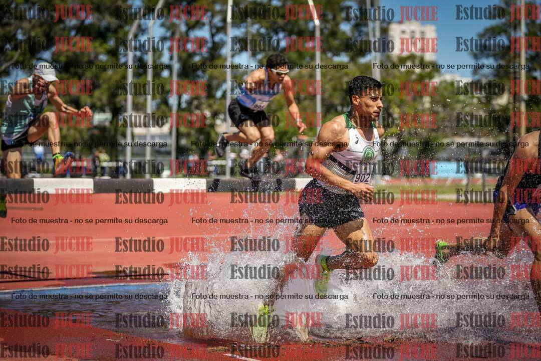 Fotos de los 3000 m con obstáculos de varones