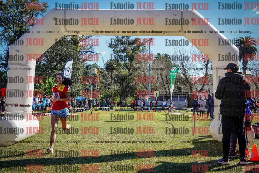 Fotos de la llegada del cross de 2000 m