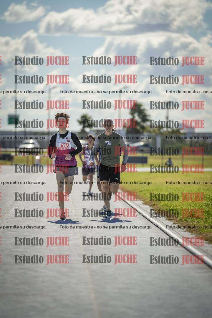 Fotos de los 800 m llanos de varones