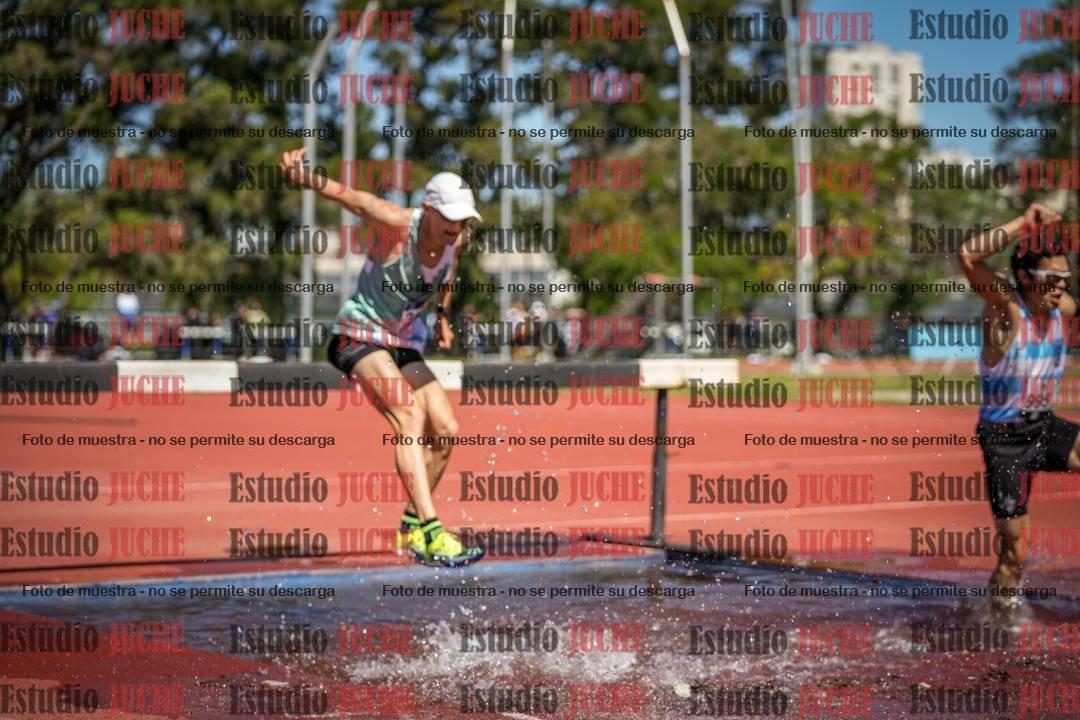 Fotos de los 3000 m con obstáculos de varones