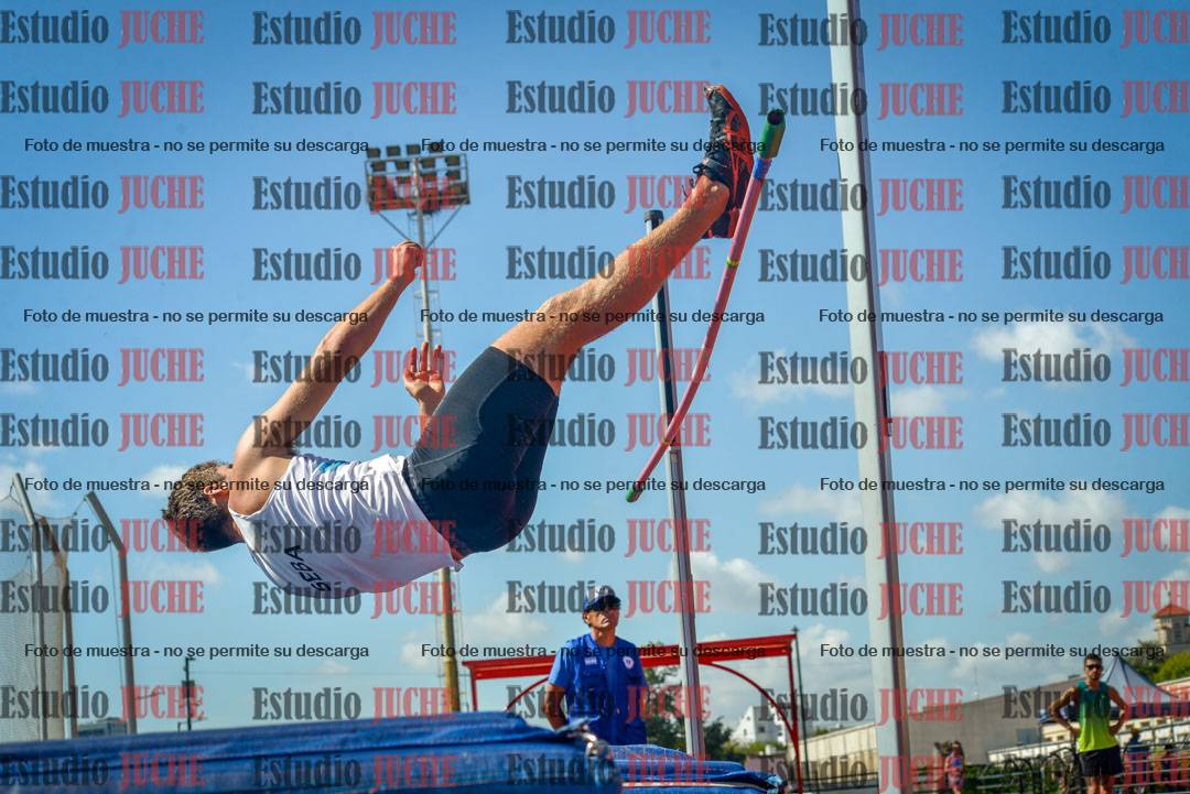 Fotos del salto en alto de varones