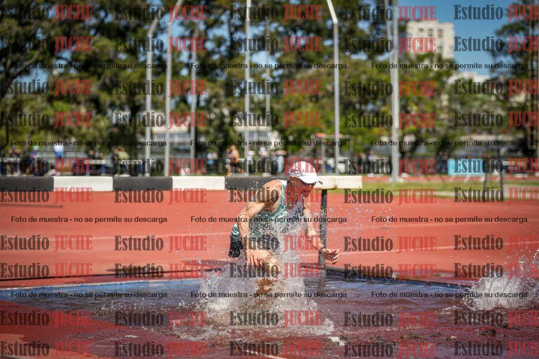 Fotos de los 3000 m con obstáculos de varones