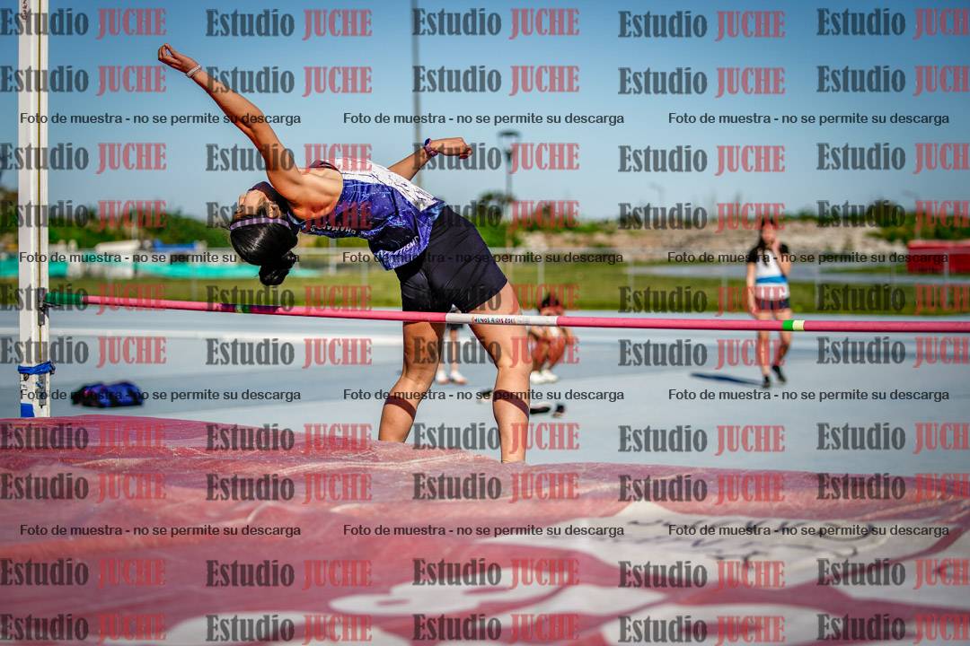 Fotos del salto en alto de mujeres y varones - U15