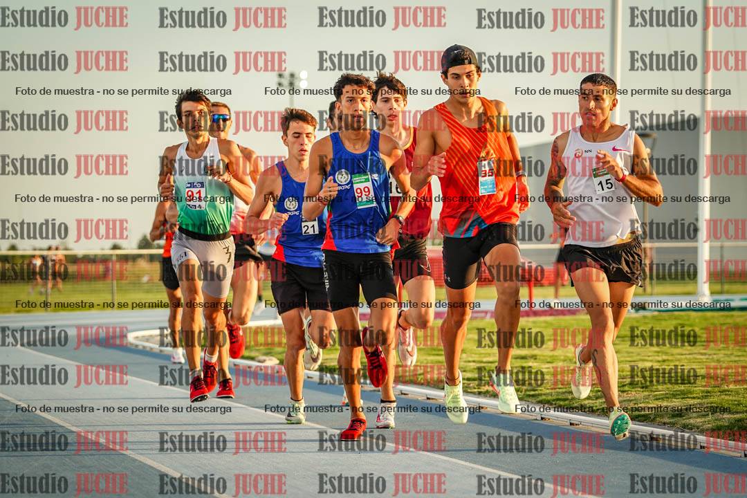 Fotos de los 3000 m llanos de varones