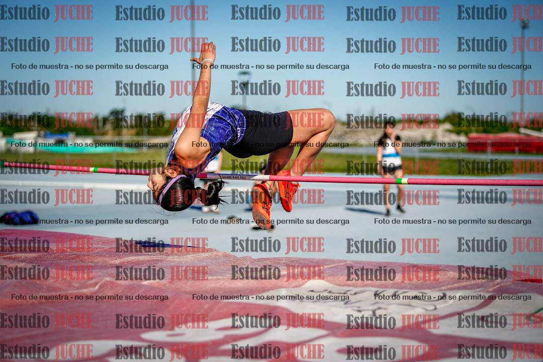 Fotos del salto en alto de mujeres y varones - U15