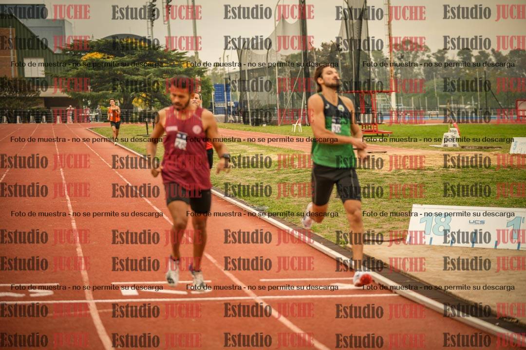 Fotos de los 800 m llanos de varones