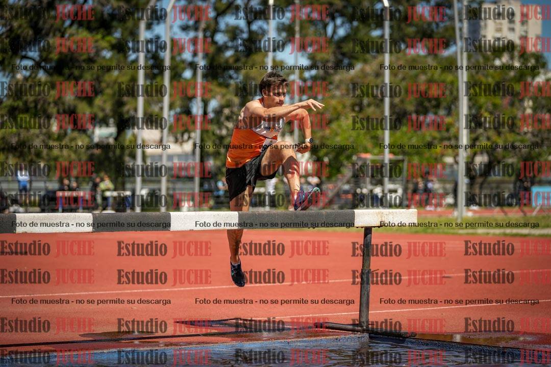 Fotos de los 3000 m con obstáculos de varones