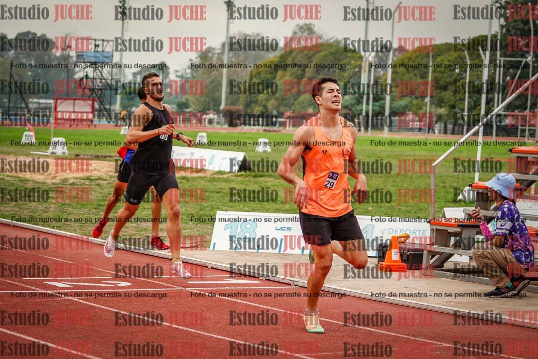 Fotos de los 800 m llanos de varones