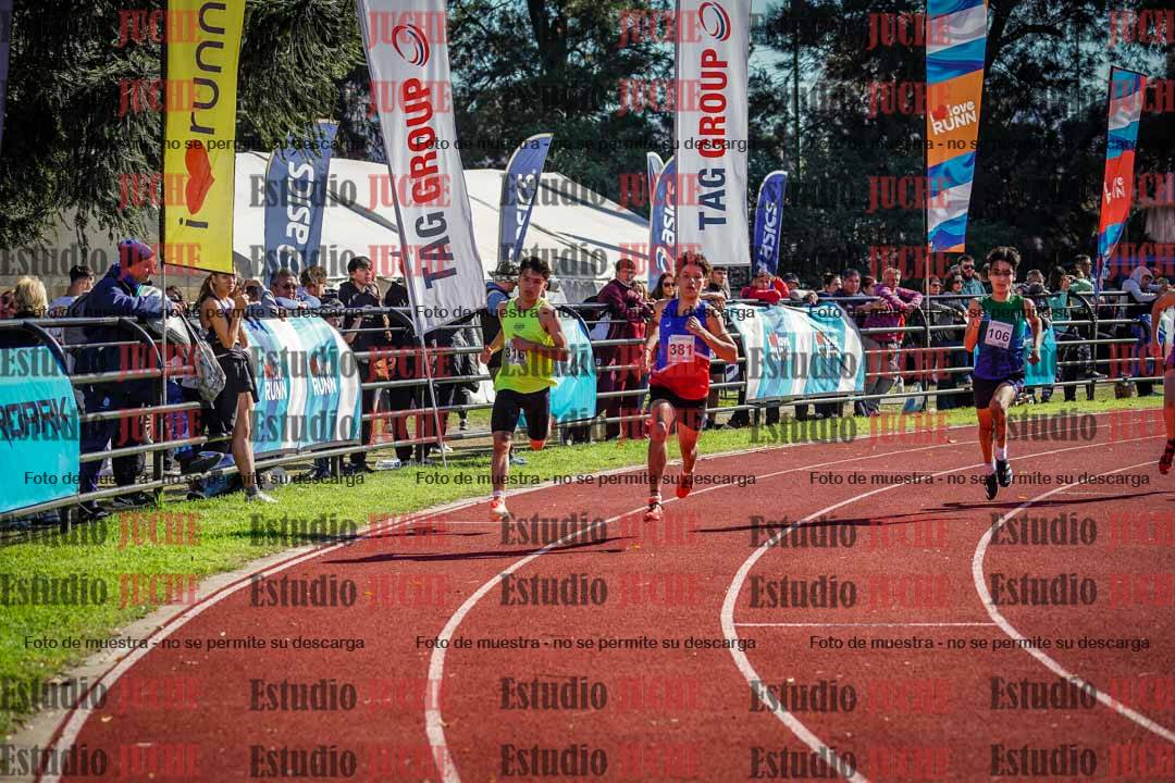 Fotos de los 800 m llanos de varones