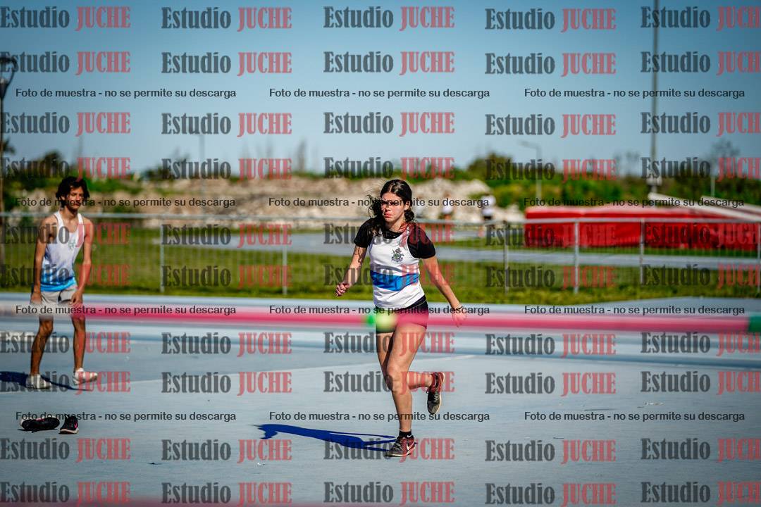 Fotos del salto en alto de mujeres y varones - U15