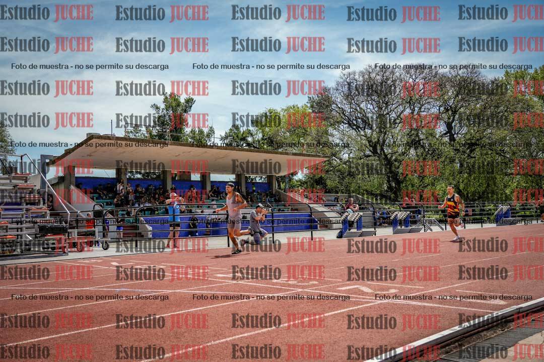Fotos de los 400 m llanos de varones