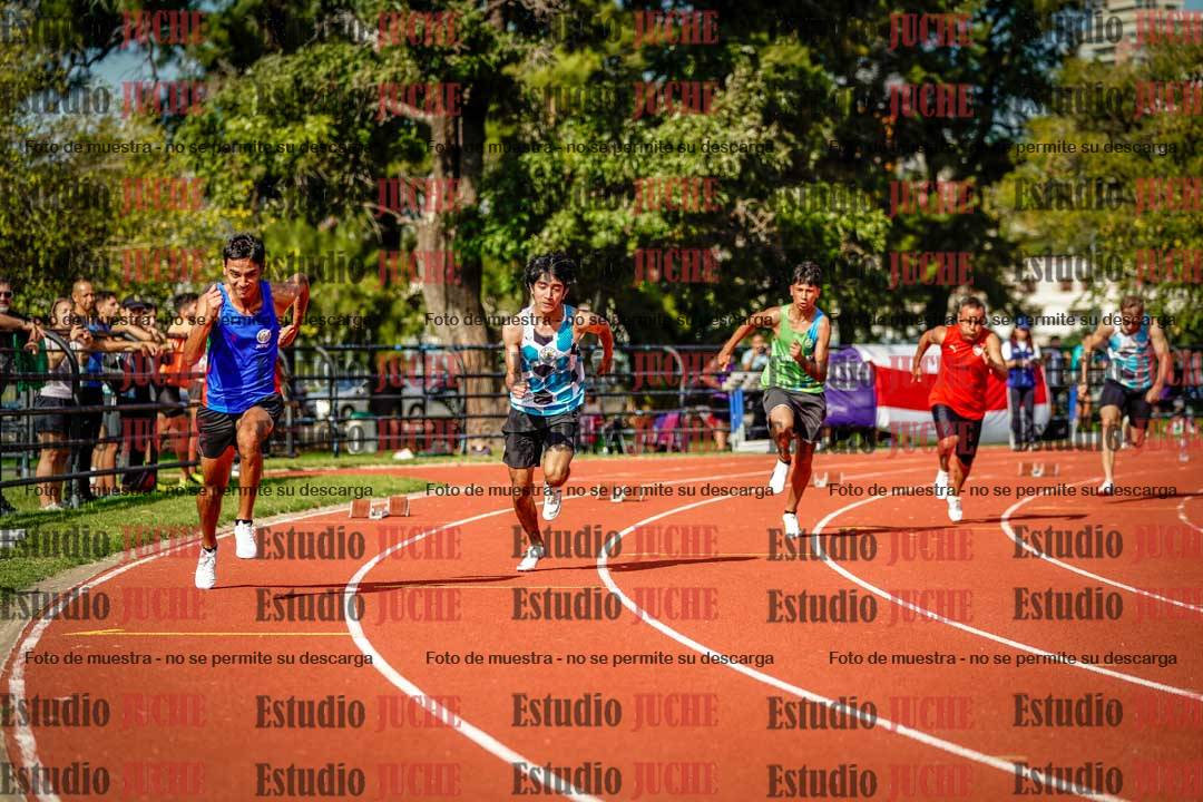 Fotos de los 200 m llanos de varones