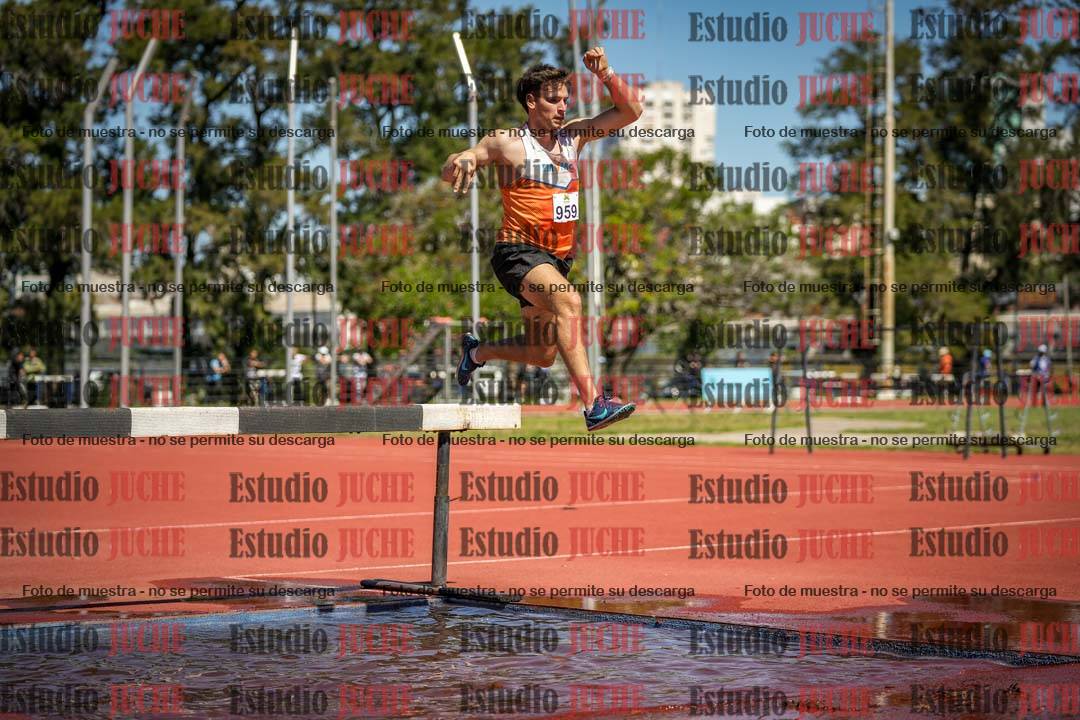 Fotos de los 3000 m con obstáculos de varones