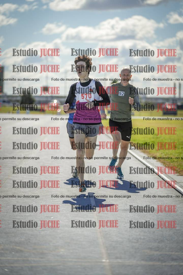 Fotos de los 800 m llanos de varones
