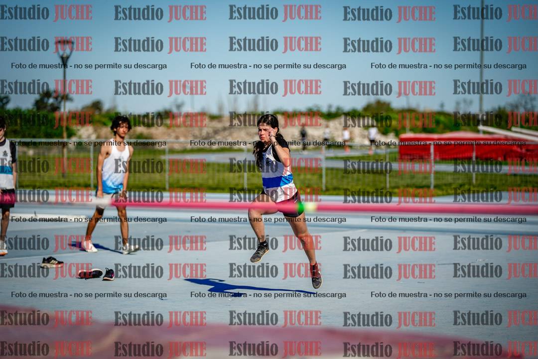 Fotos del salto en alto de mujeres y varones - U15