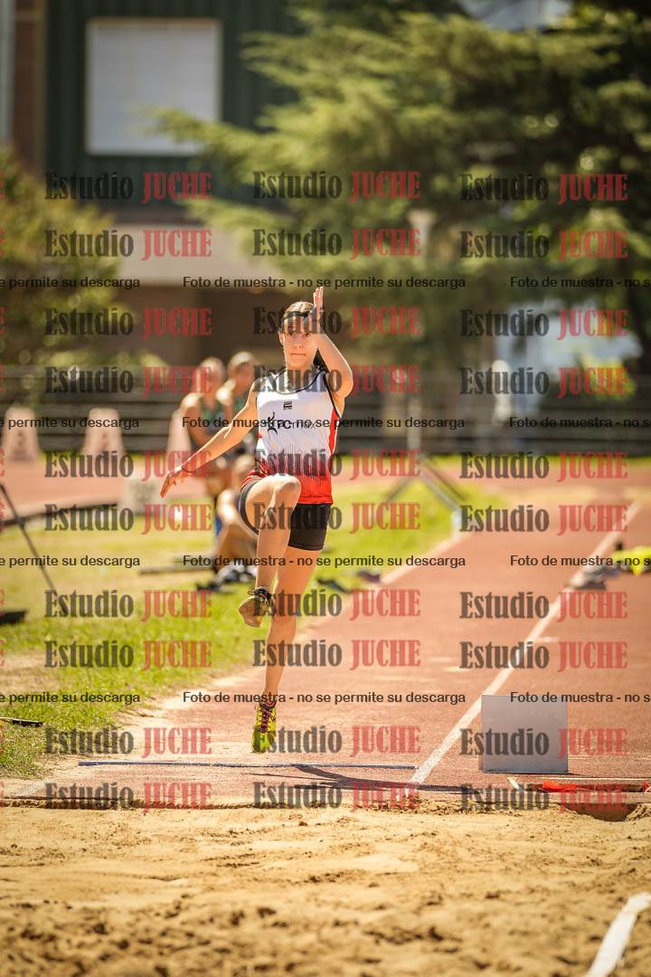Fotos del salto en largo de mujeres