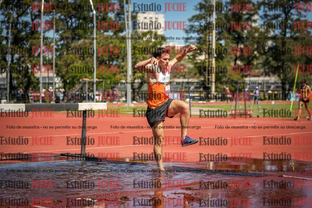 Fotos de los 3000 m con obstáculos de varones