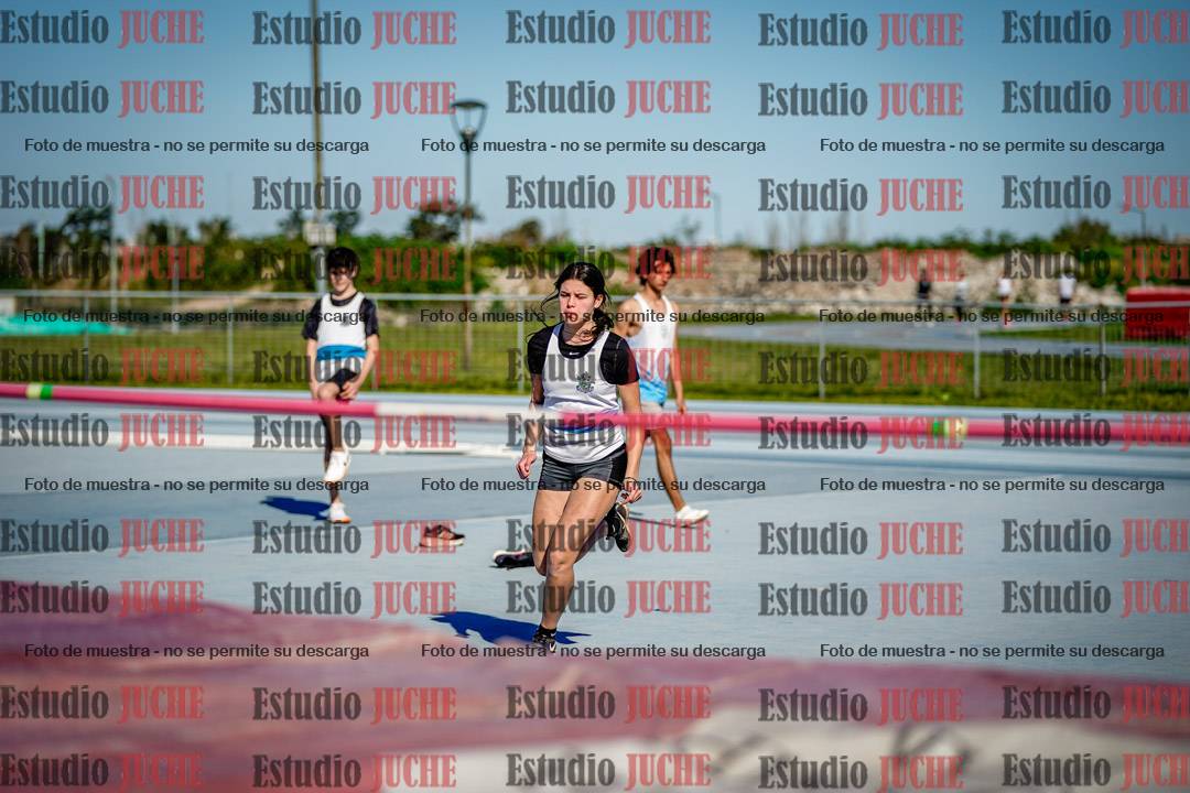 Fotos del salto en alto de mujeres y varones - U15