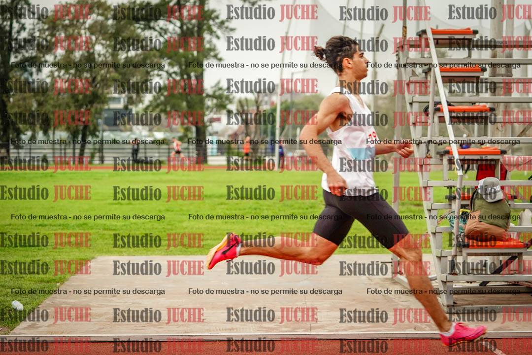 Fotos de los 800 m llanos de varones