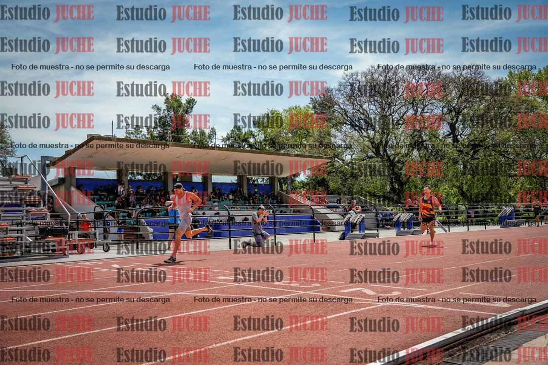 Fotos de los 400 m llanos de varones