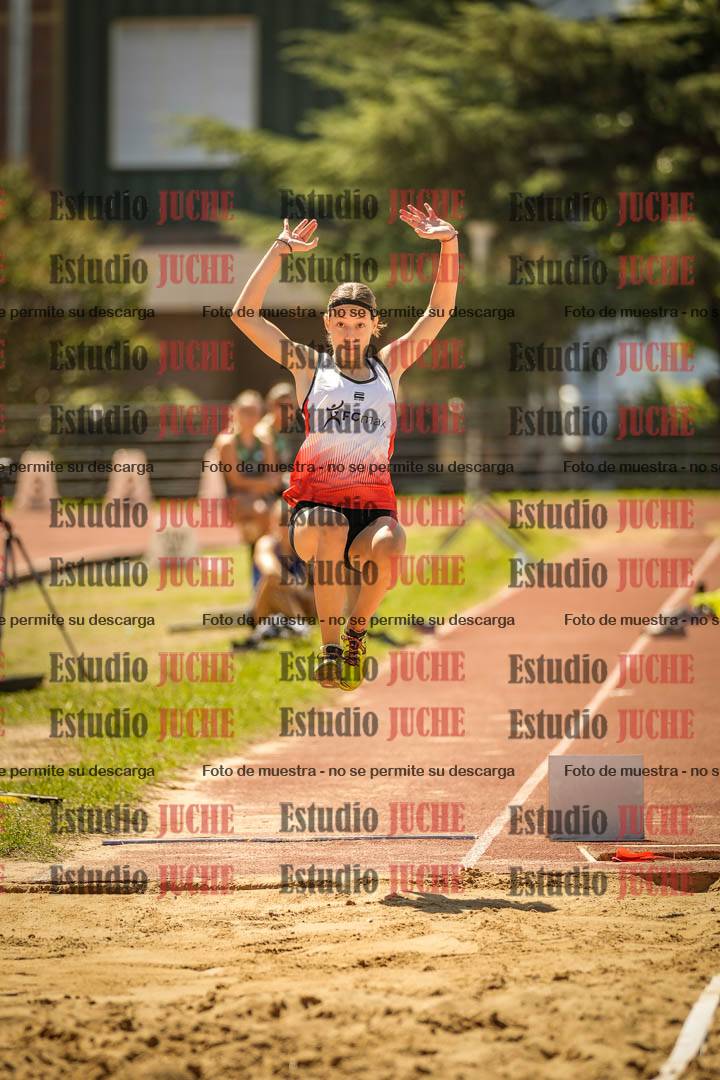 Fotos del salto en largo de mujeres