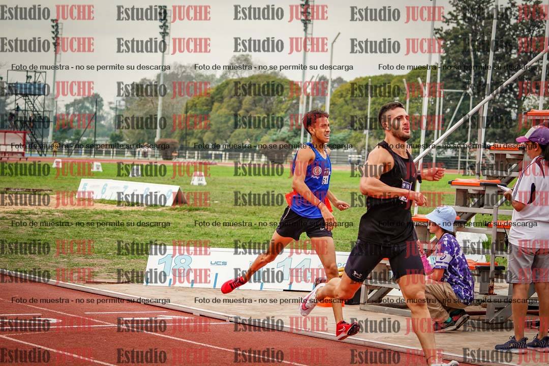 Fotos de los 800 m llanos de varones