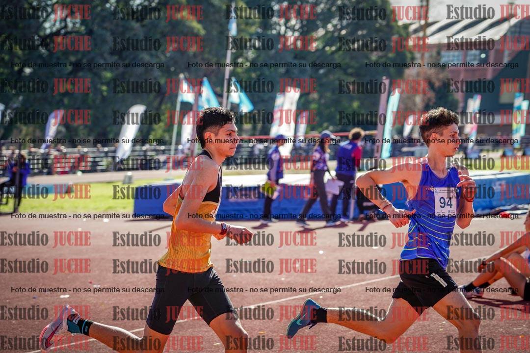 Fotos de los 800 m llanos de varones