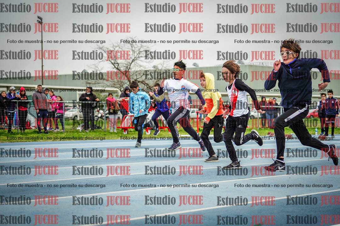 Fotos de los 50 m llanos de varones - U12