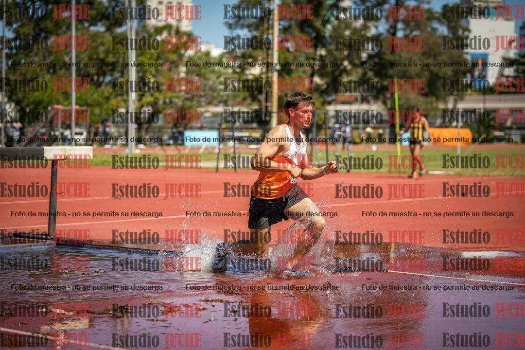 Fotos de los 3000 m con obstáculos de varones