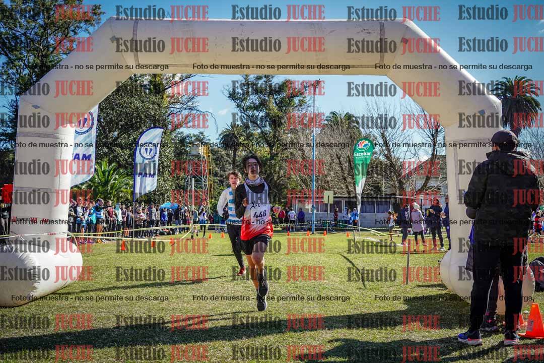 Fotos de la llegada del cross de 2000 m