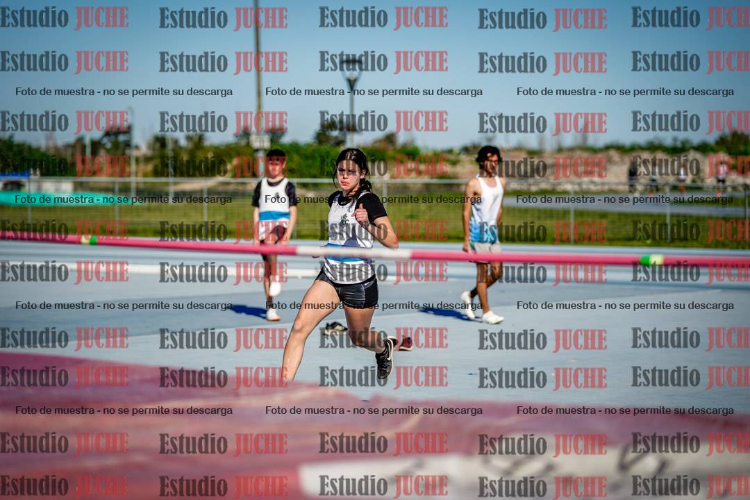 Fotos del salto en alto de mujeres y varones - U15