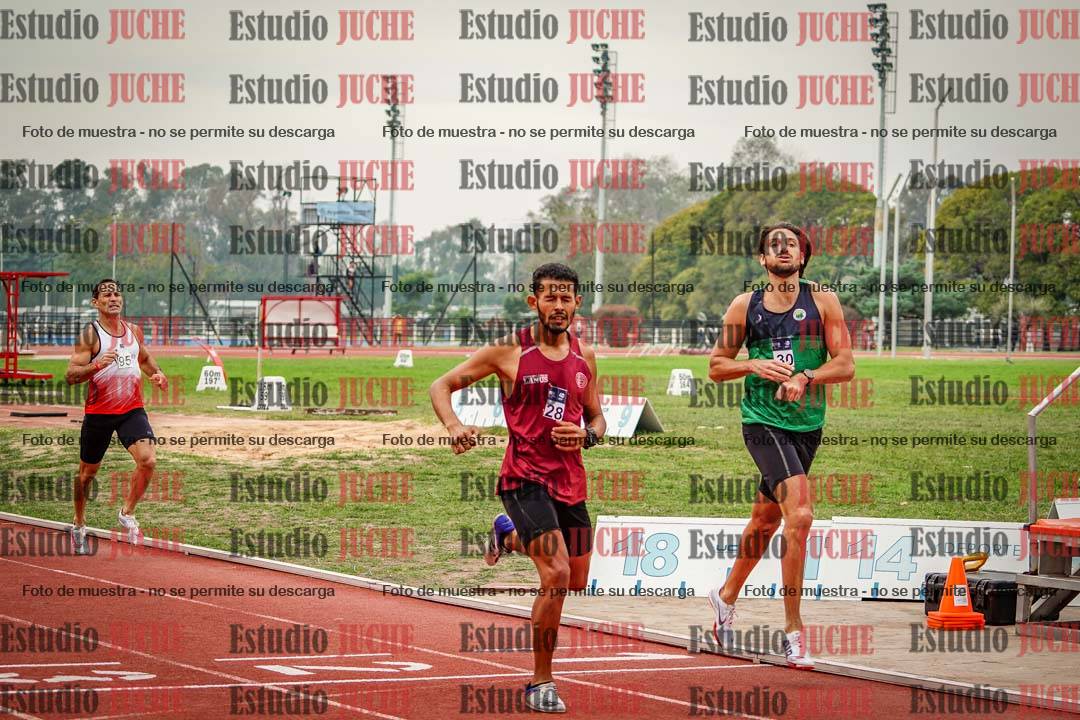 Fotos de los 800 m llanos de varones