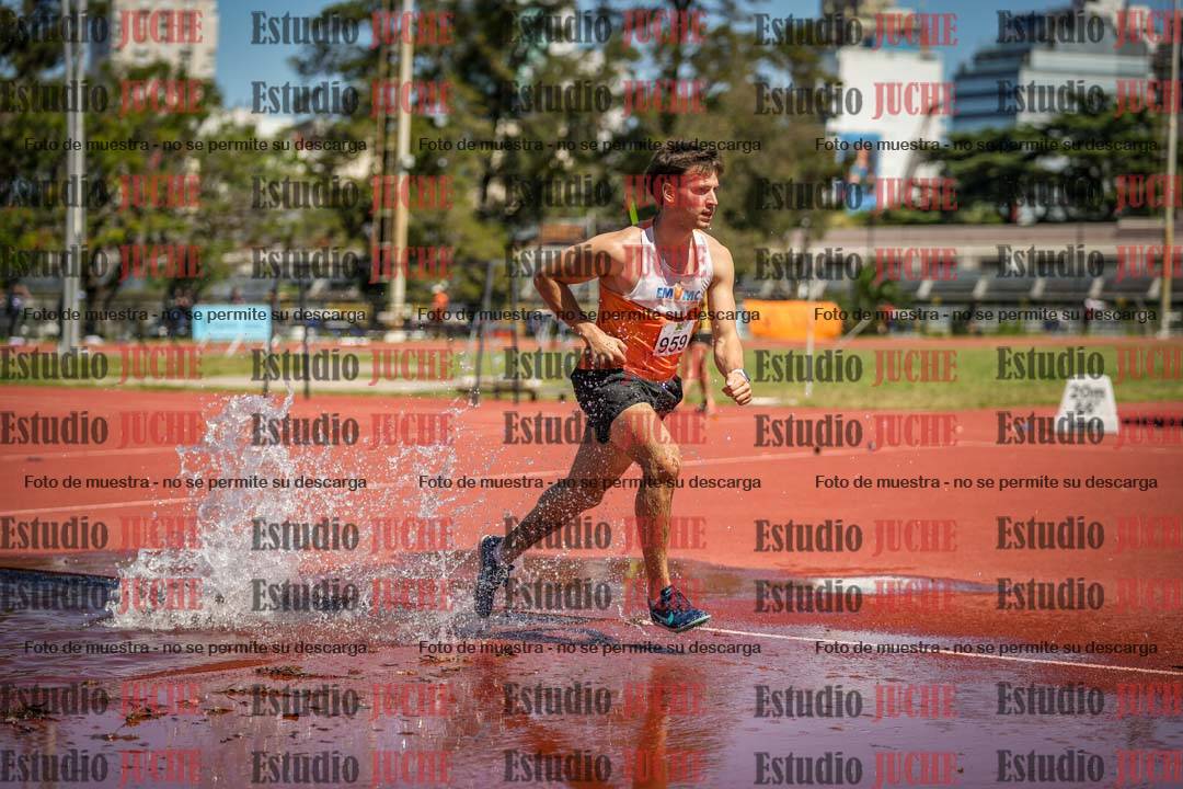 Fotos de los 3000 m con obstáculos de varones