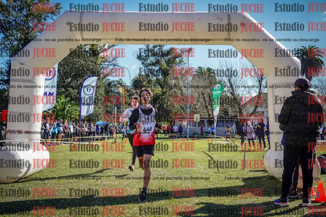 Fotos de la llegada del cross de 2000 m