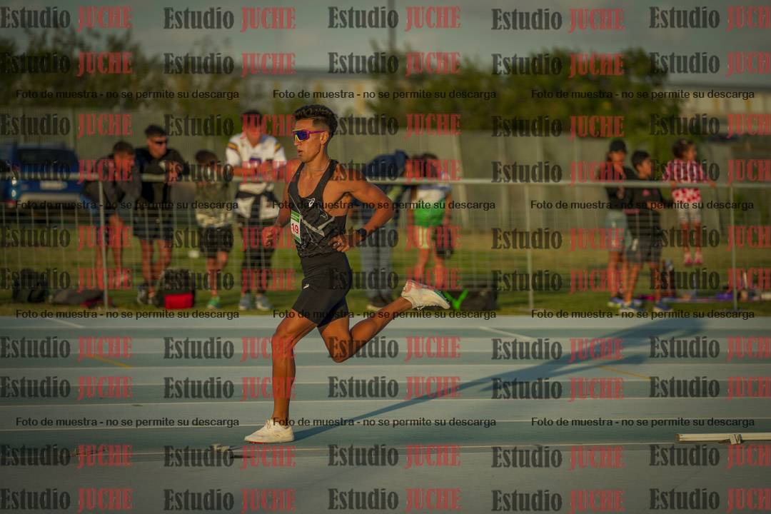 Fotos de los 3000 m llanos de varones