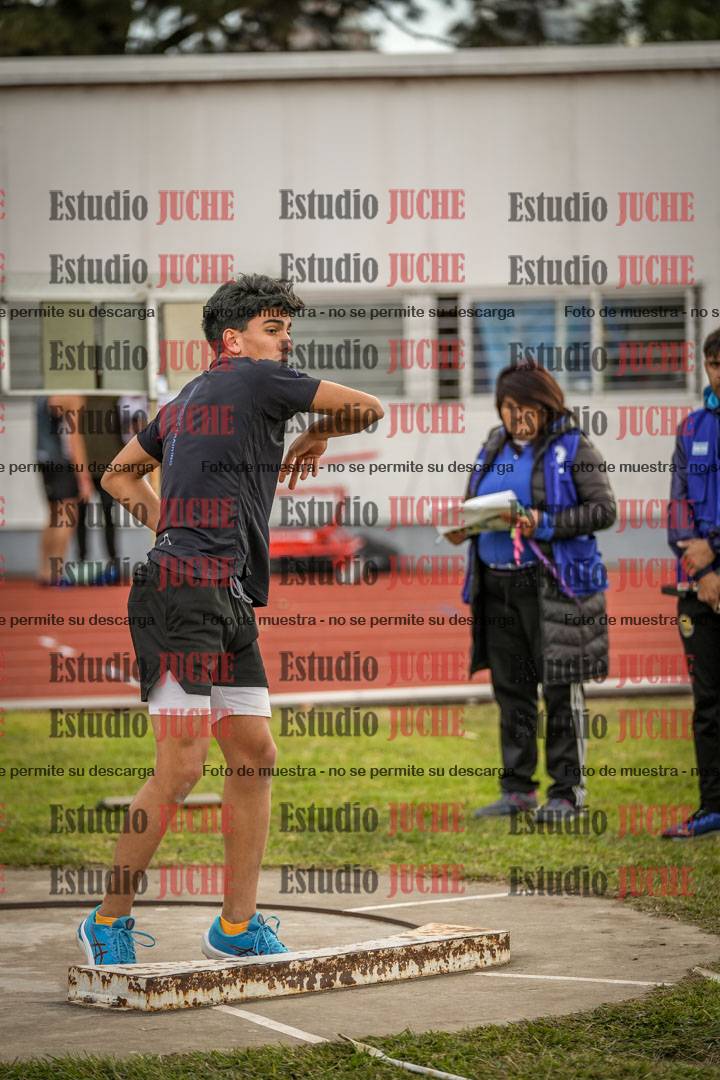 Fotos del lanzamiento de bala de varones - decatlón 3